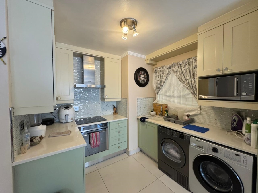 To Let 2 Bedroom Property for Rent in Royal Ascot Western Cape